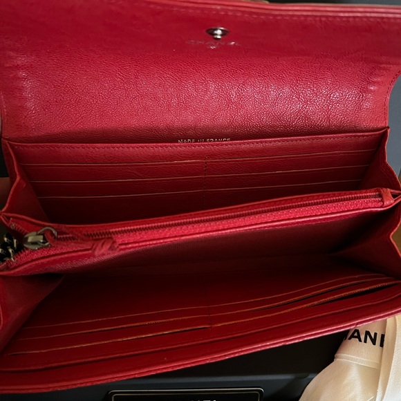 😍VERY RARE😍 CHANEL AGED CHAIN AROUND BOY LONG WALLET ON A CHAIN 😍 - Picture 3 of 15